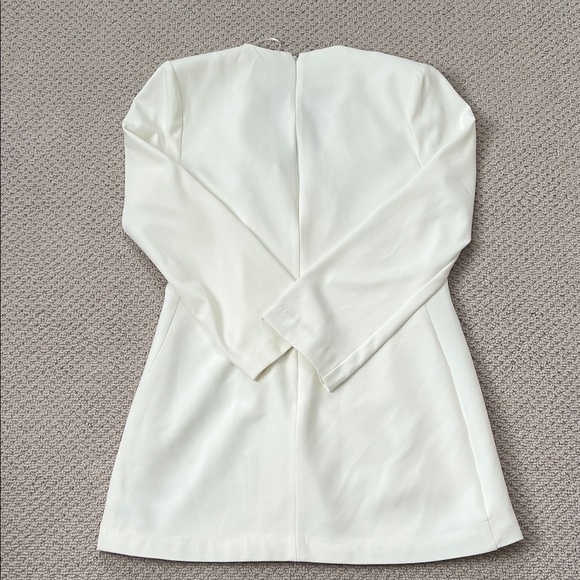 Elegant White Long Sleeve Dress by. Jason Wu - Picture 5 of 5